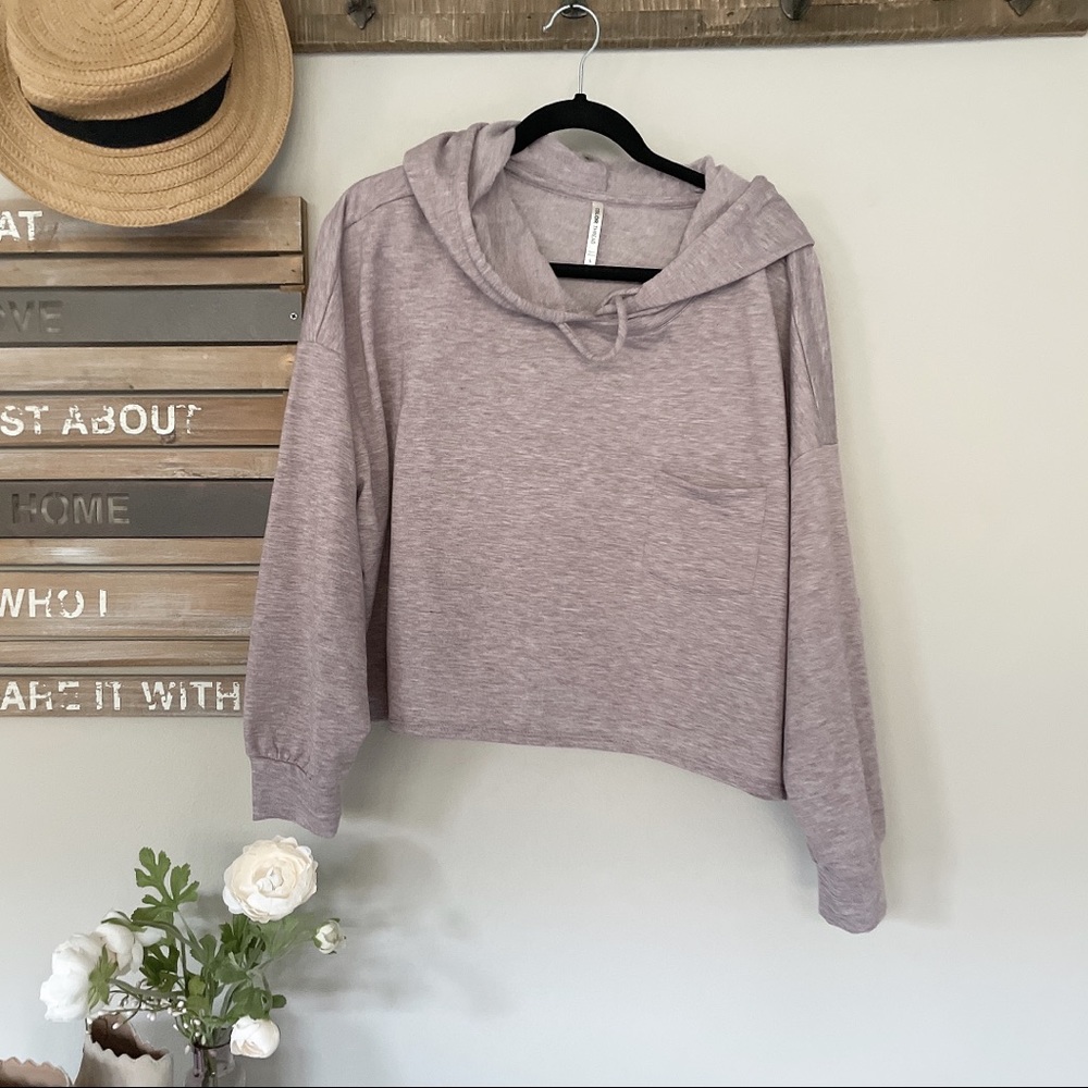 {Color Thread} Cropped fleece lined hoodie